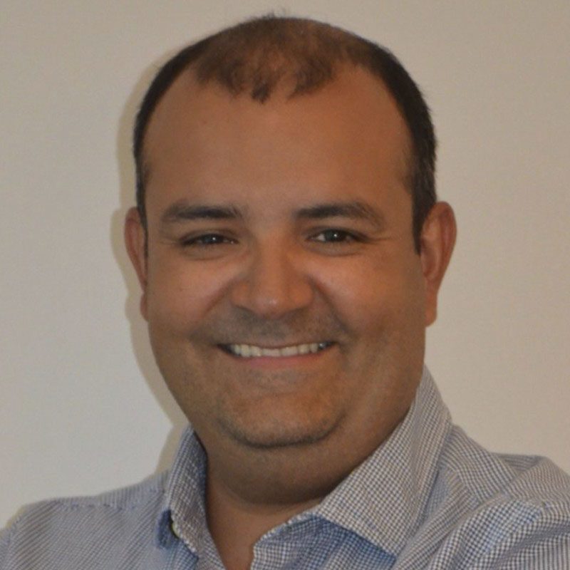 Carlos Cardona headshot